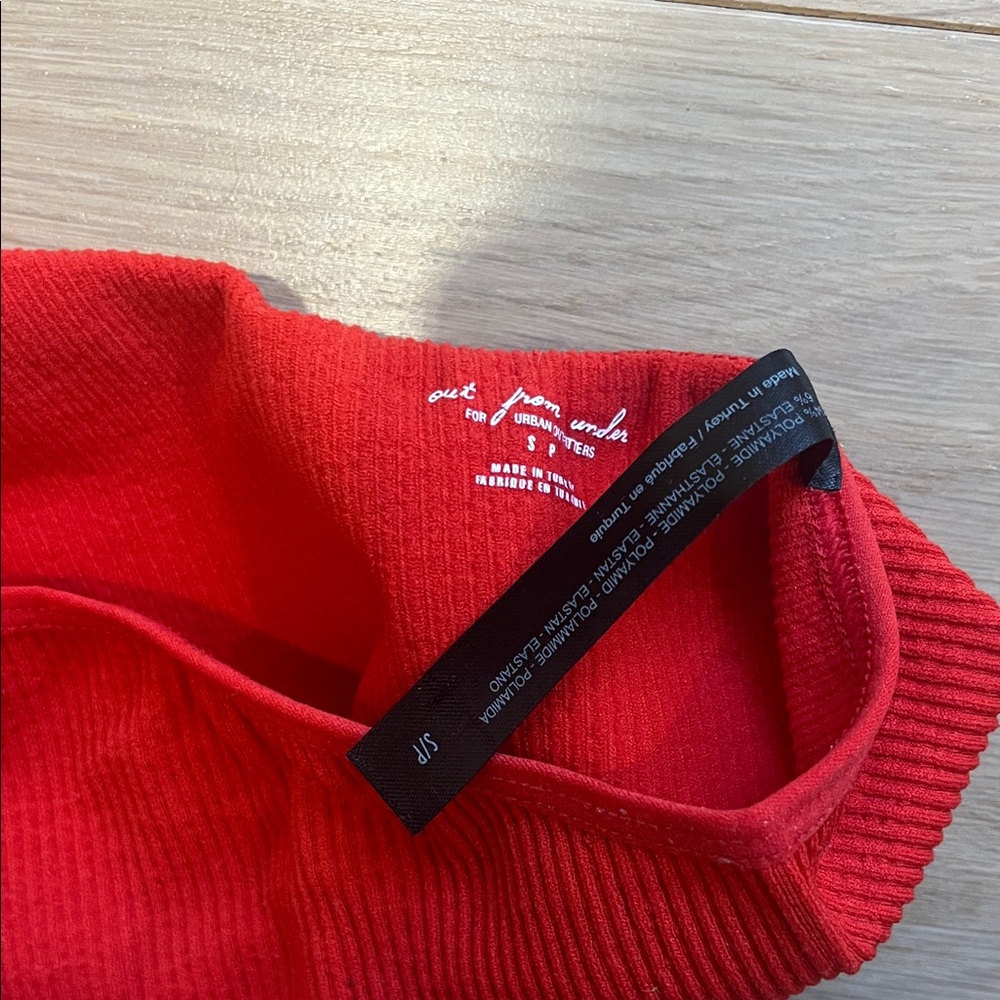 Red One-Shoulder Ribbed Crop Top - Picture 3 of 3